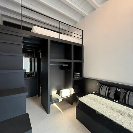 Black And White Lofts - By Black And White Apartmán